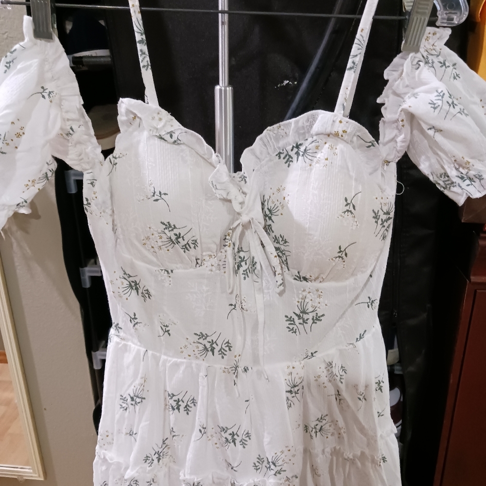 Dress - Picture 2 of 2